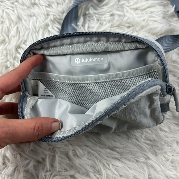 lululemon Mini Belt Bag- Vapor/ Rhino Grey - Picture 3 of 6